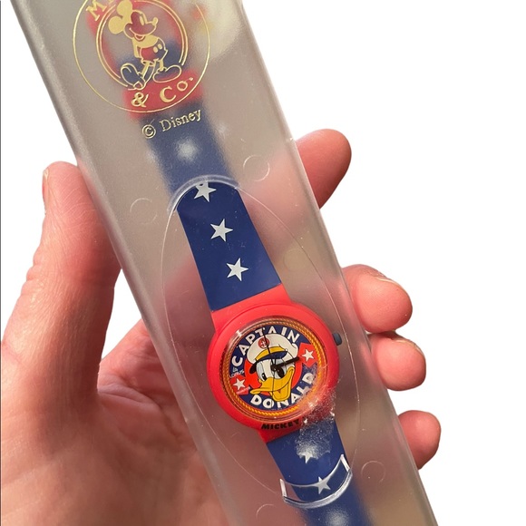 Vintage Lotus Mickey & Co Disney Captain Donald watch NWT in box! - Picture 4 of 10